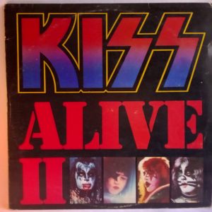 Vinilos Chile / Kiss: Alive II, Kiss, vinilos de Kiss, Hard Rock, Glam Rock, vinilos de Hard Rock, discos de vinilos de Glam Rock, vinilos Chile, Vinilos Providencia Chile, Vinilos Santiago, venta de vinilos chile, vinilos de época, Tienda vinilos de Rock, discos de rock Chile