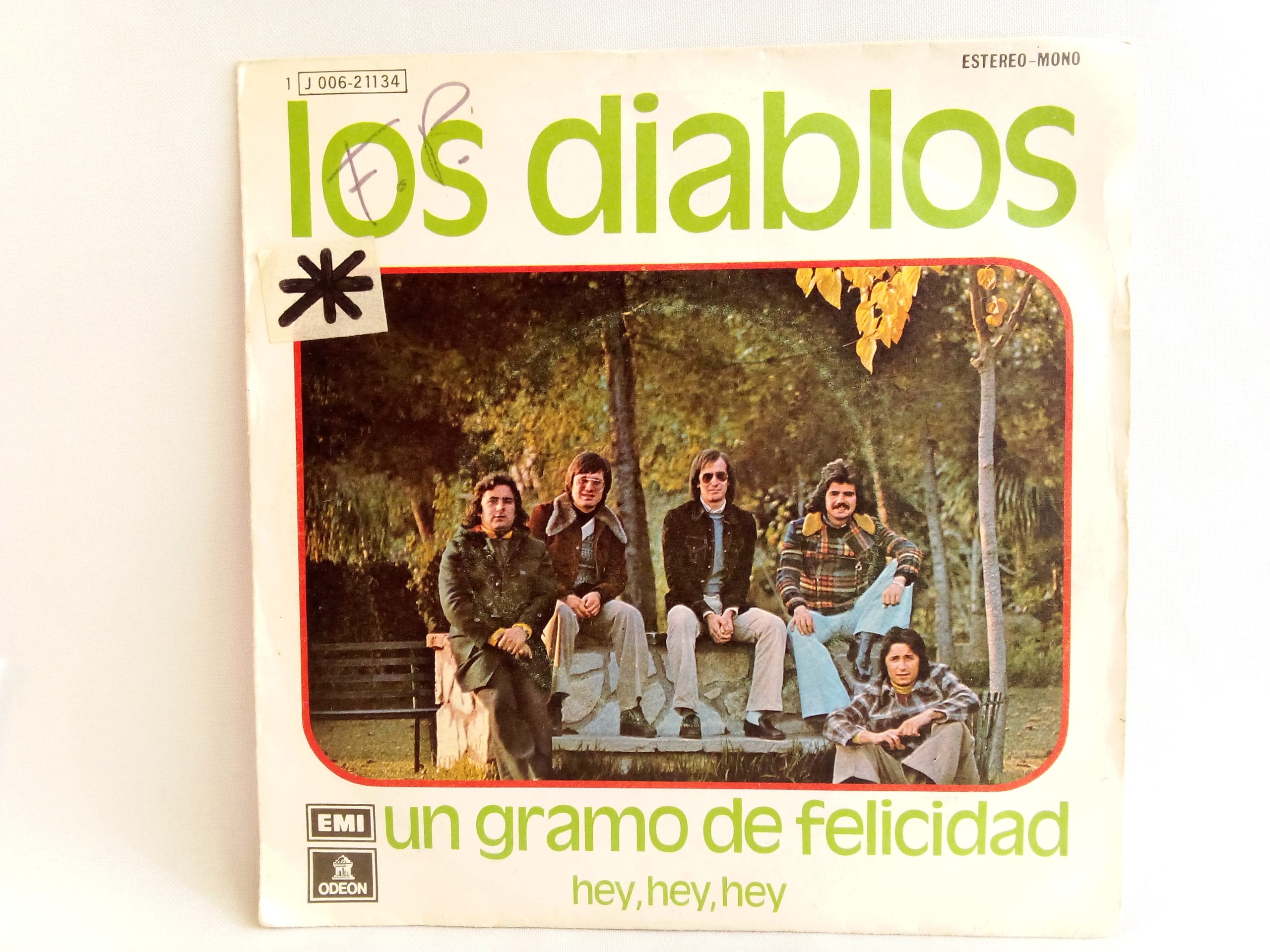 Vinilos Baratos ## Los Diablos: Un Gramo De Felicidad, Los Diablos, vinilos de Los Diablos, Pop español, venta vinilos en Providencia, vinilos de Pop Chile, vinilos baratos