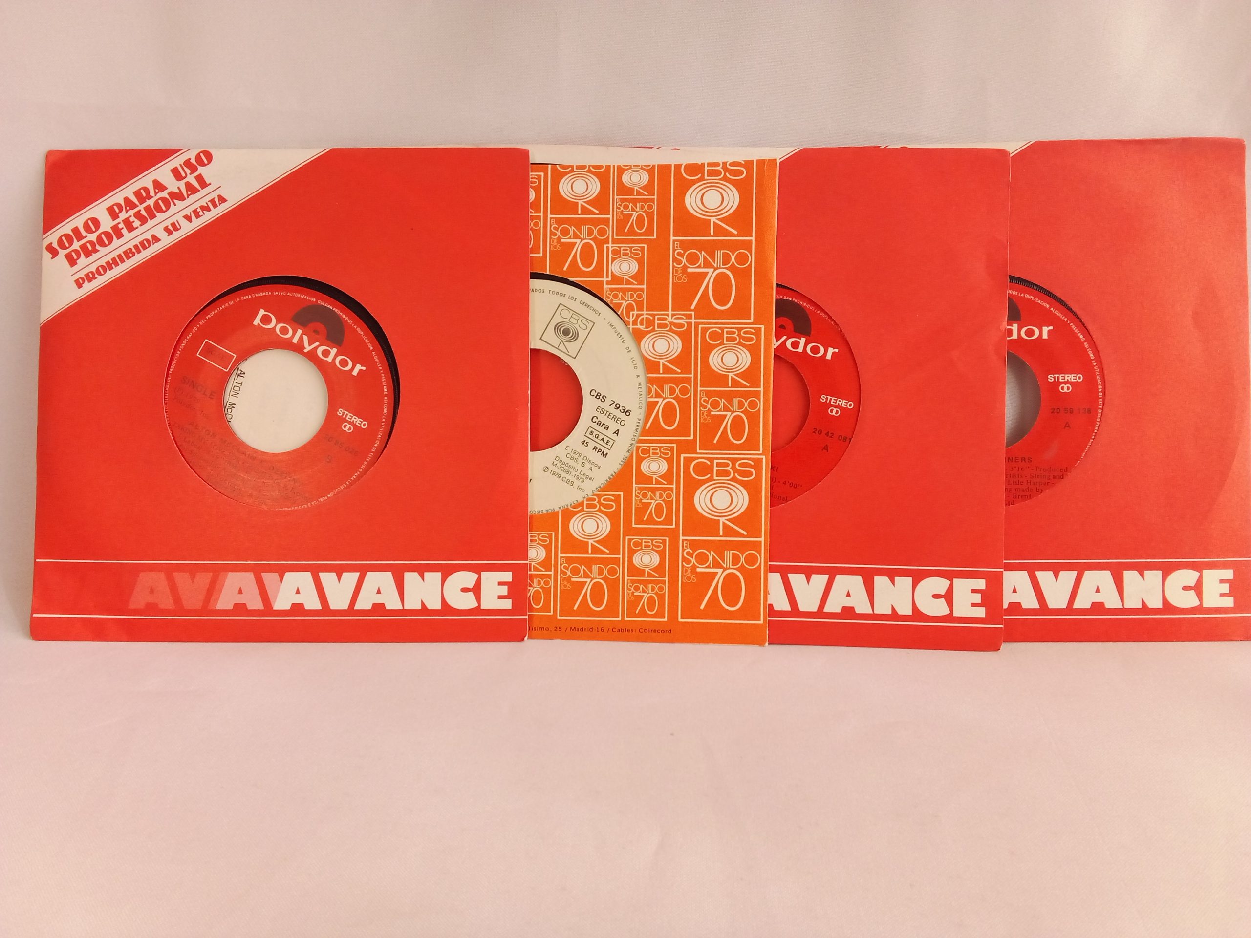 Vinilos en Oferta, Packs de vinilos Chile, Venta vinilos online, vinilos de época, vinilos DEMO, vinilos singles, Pack 4 vinilos singles, Vinilos Chile